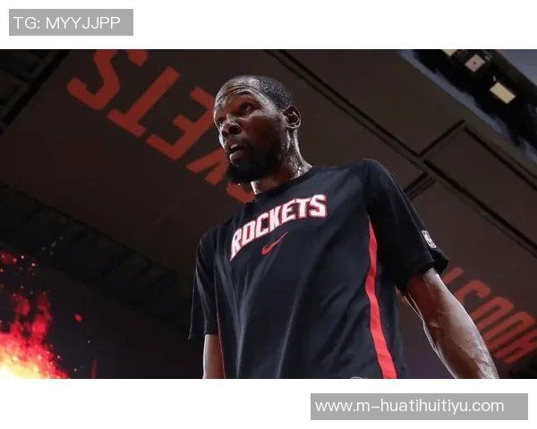 杜兰特幽默回应打球与刷推特的时间安排只需几秒钟轻松搞定