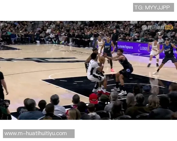 哈珀状态低迷全场11投仅中1仅得3分4篮板6助攻表现惨淡